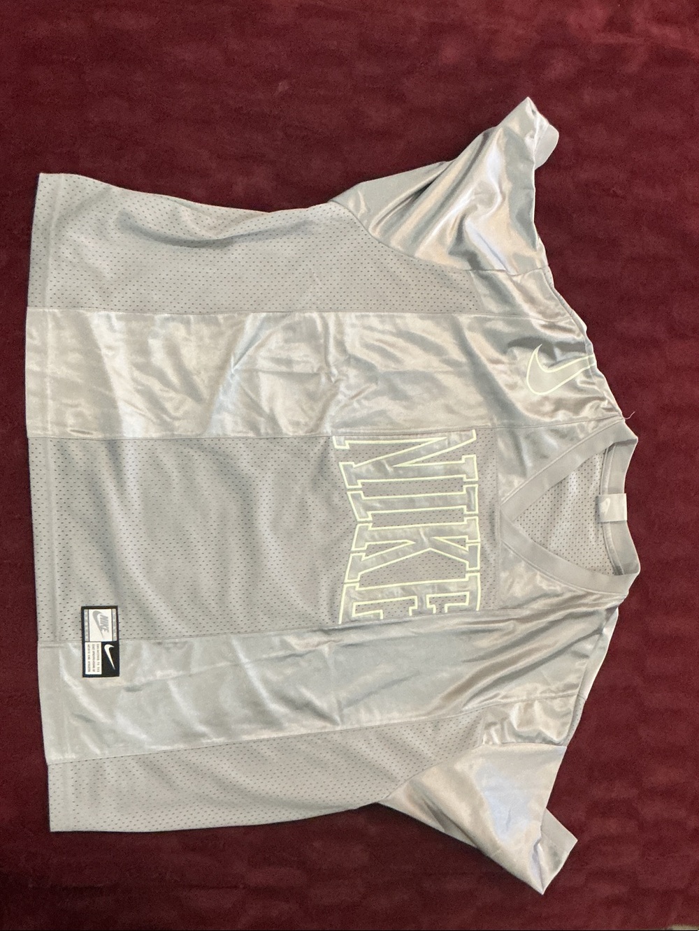 As Is Nike Men’s Silver Athletic Mesh Jersey Shirt